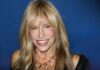 Carly Simon, 83, Reveals Secret Parkinson's and Cancer Battle