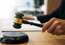 Judge Orders Forced Feeding In THIS Murder Case! Gavel in judges hand about to strike.