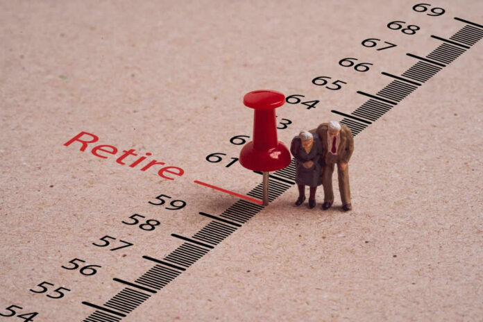 Miniature elderly figures by retire pin marker